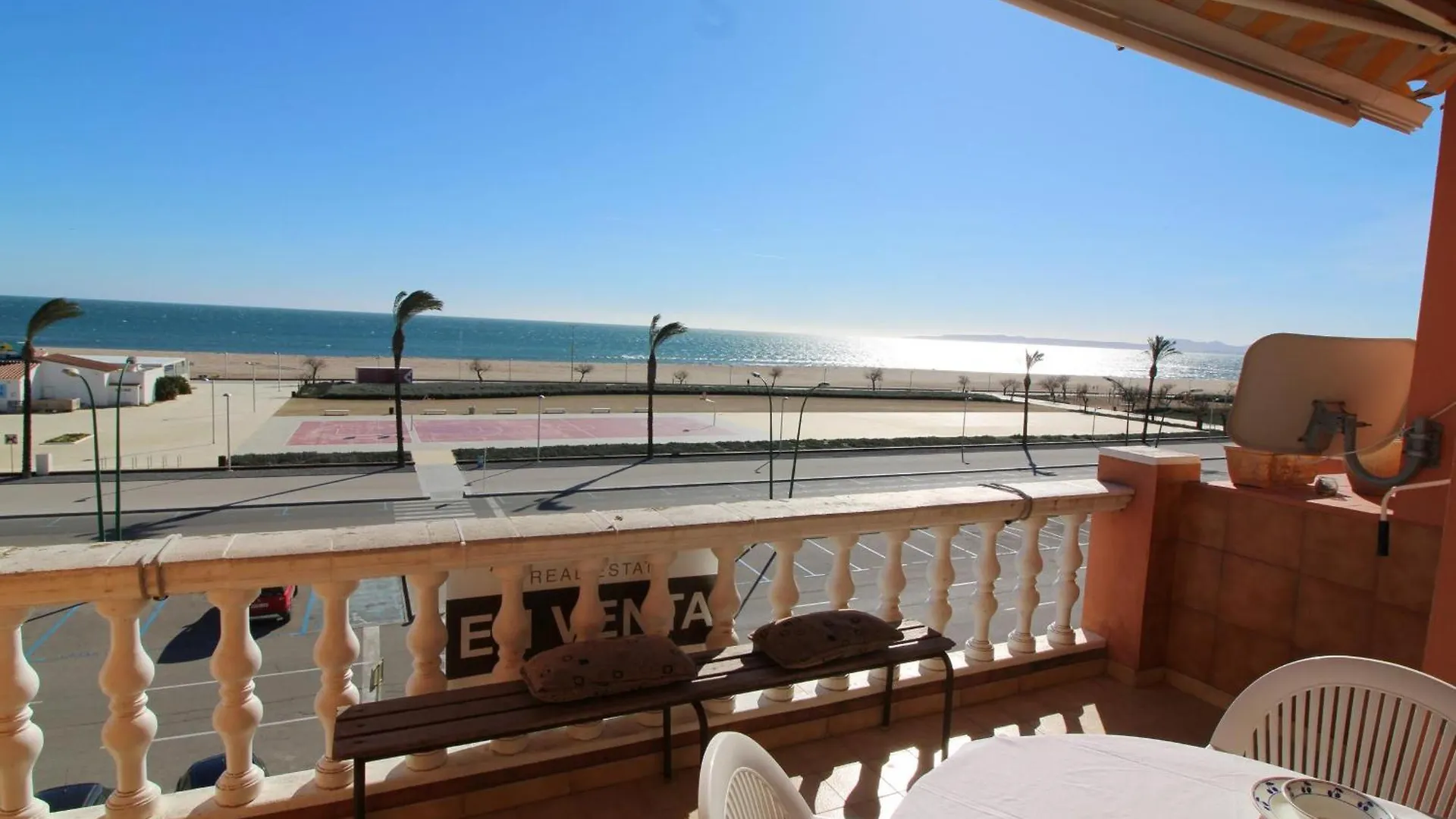 Apartamento De Tres Dormitorios Vistas Al Mar - Hisp-288-58 エンプリアブラバ スペイン
